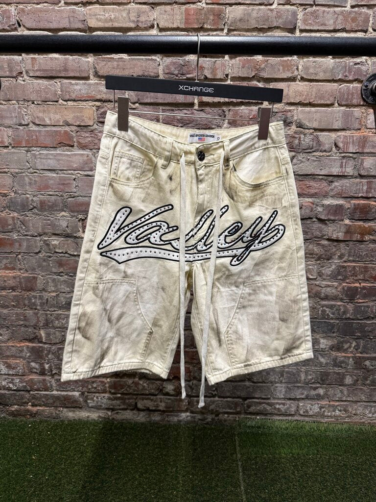 Vale Studded Beige Shorts sz. S