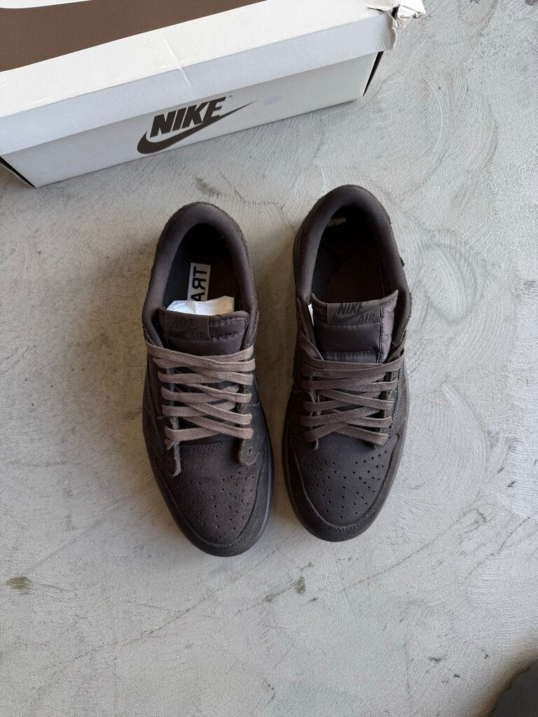 Travis Scott x Jordan 1 Low Velvet sz. 9