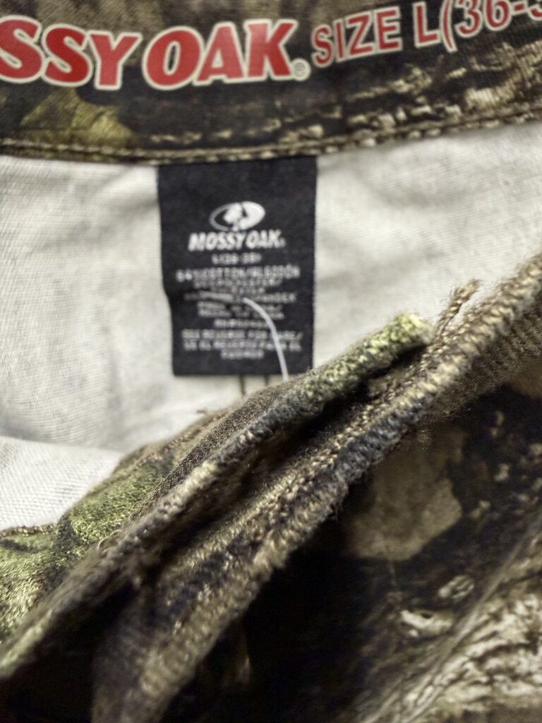Vintage Camo Cargo Shorts sz. L
