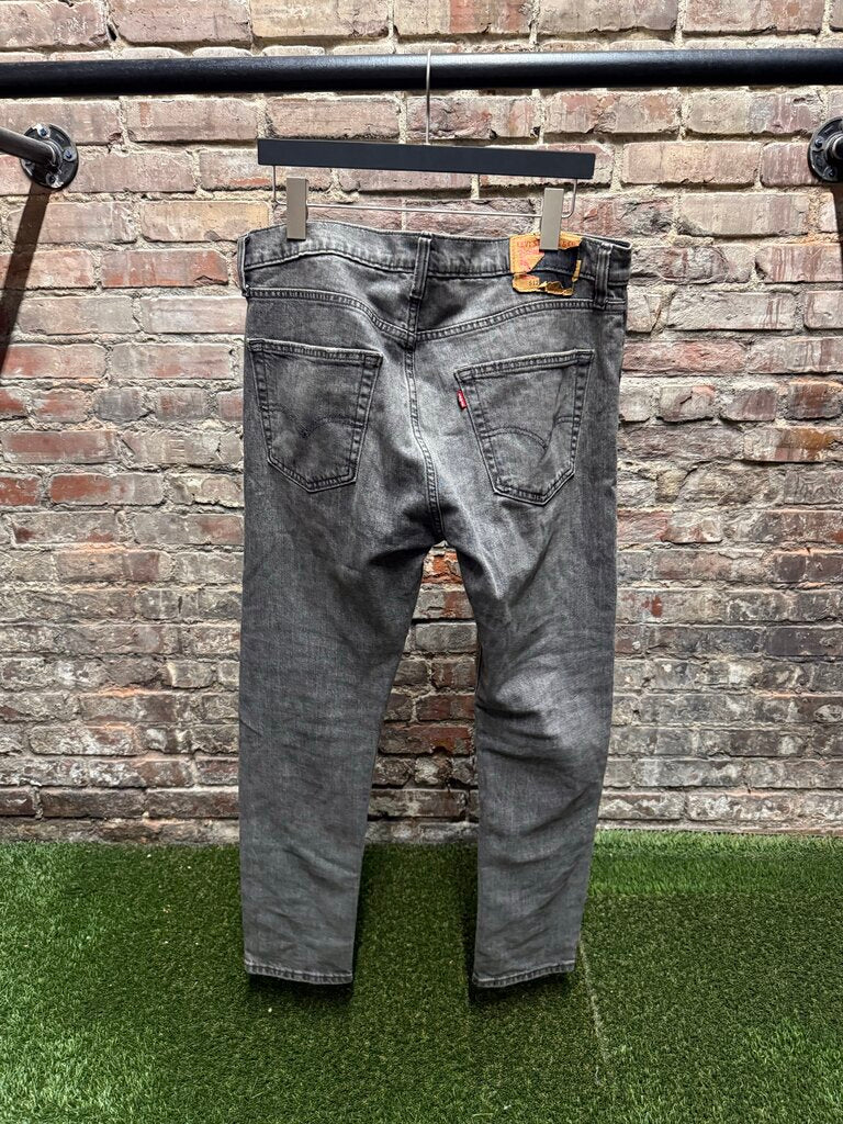 Vintage Levi Distressed Straight Fit sz. 34