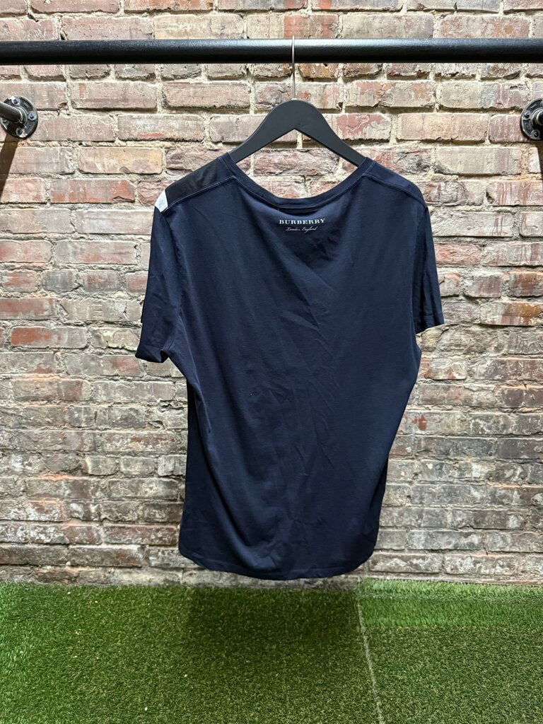 Burberry Wilmore Geo Printe Tee sz. L