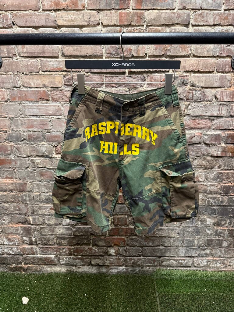 GV Gallery Raspberrry Hills Camo Cargo Shorts xs