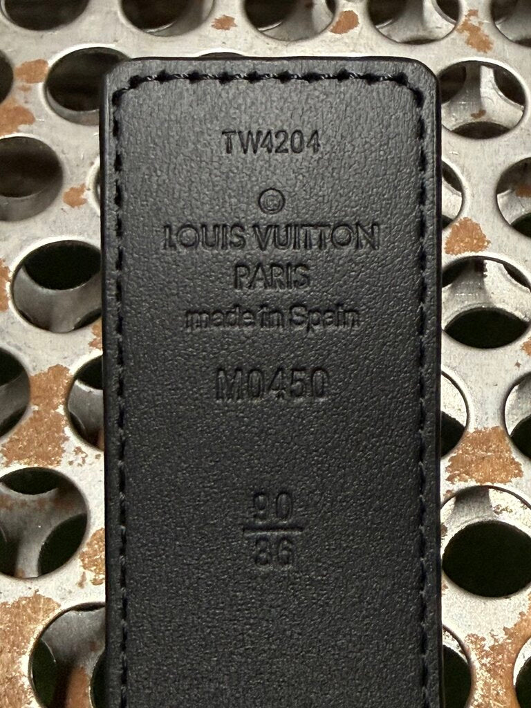 Louis Vuitton Monogram Silver Buckle sz. 90