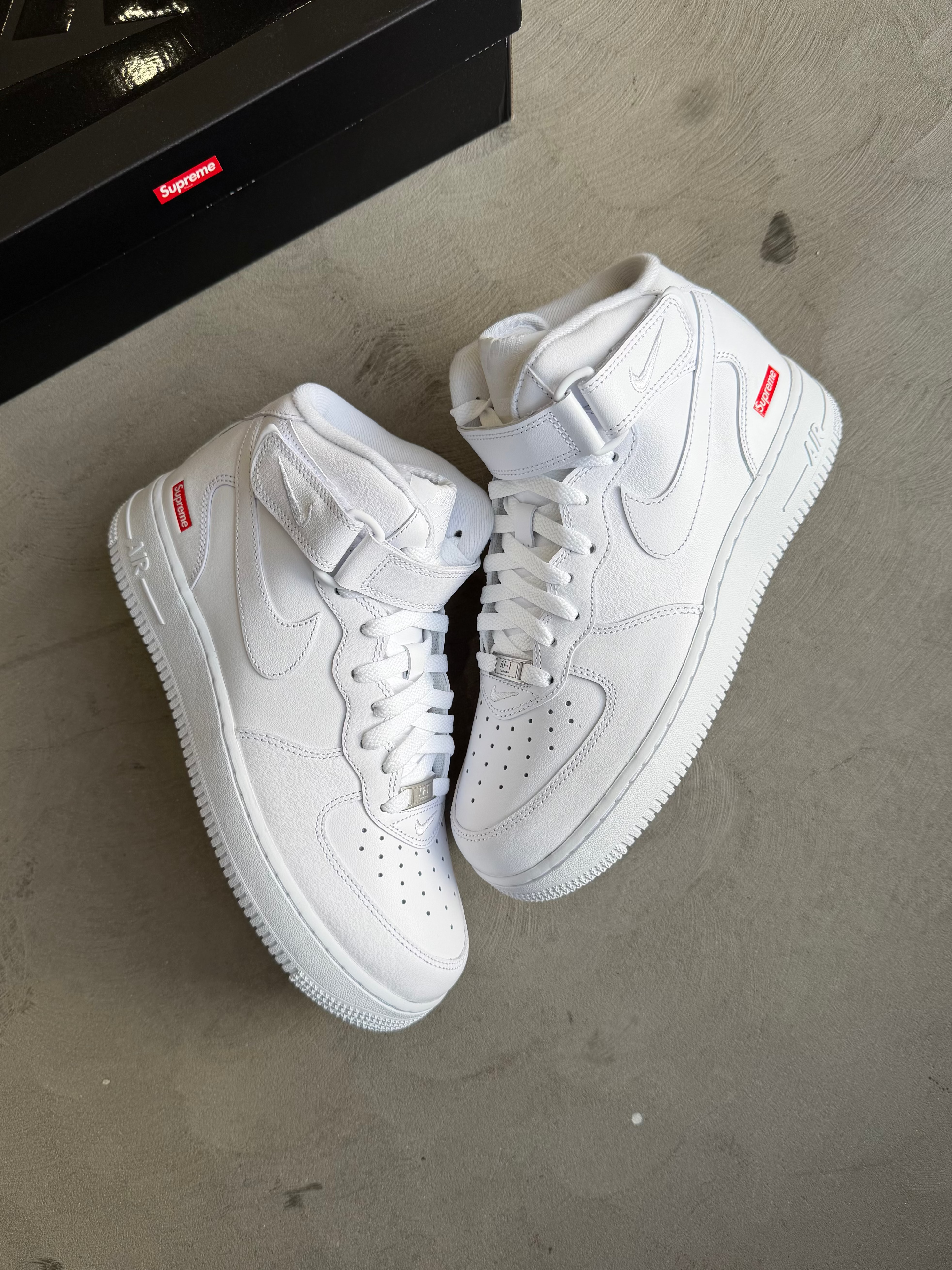 Supreme x Nike Air Force 1 Mid White Sz. (7-13)