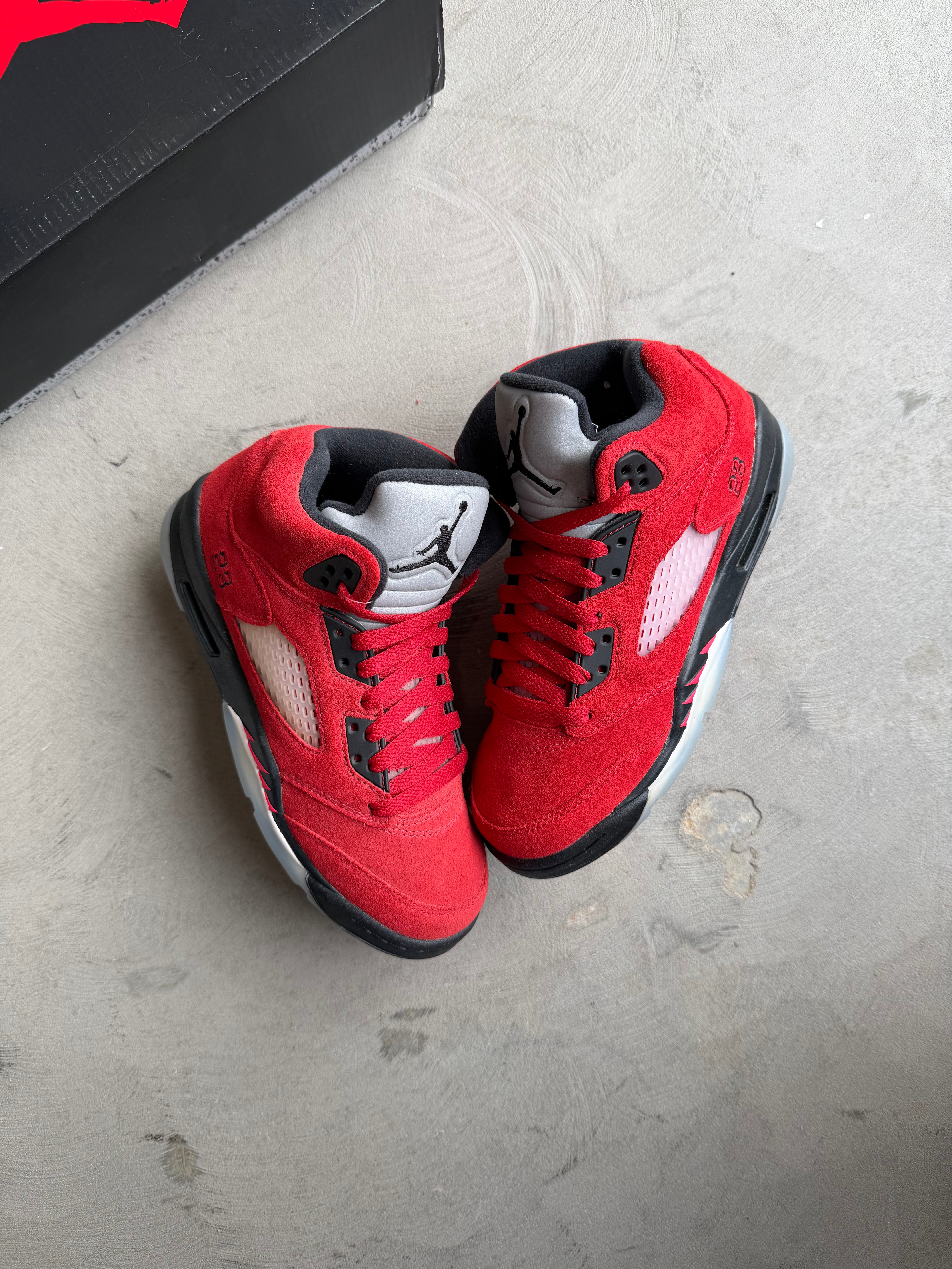 Jordan 6 Toro Sz. 4.5Y