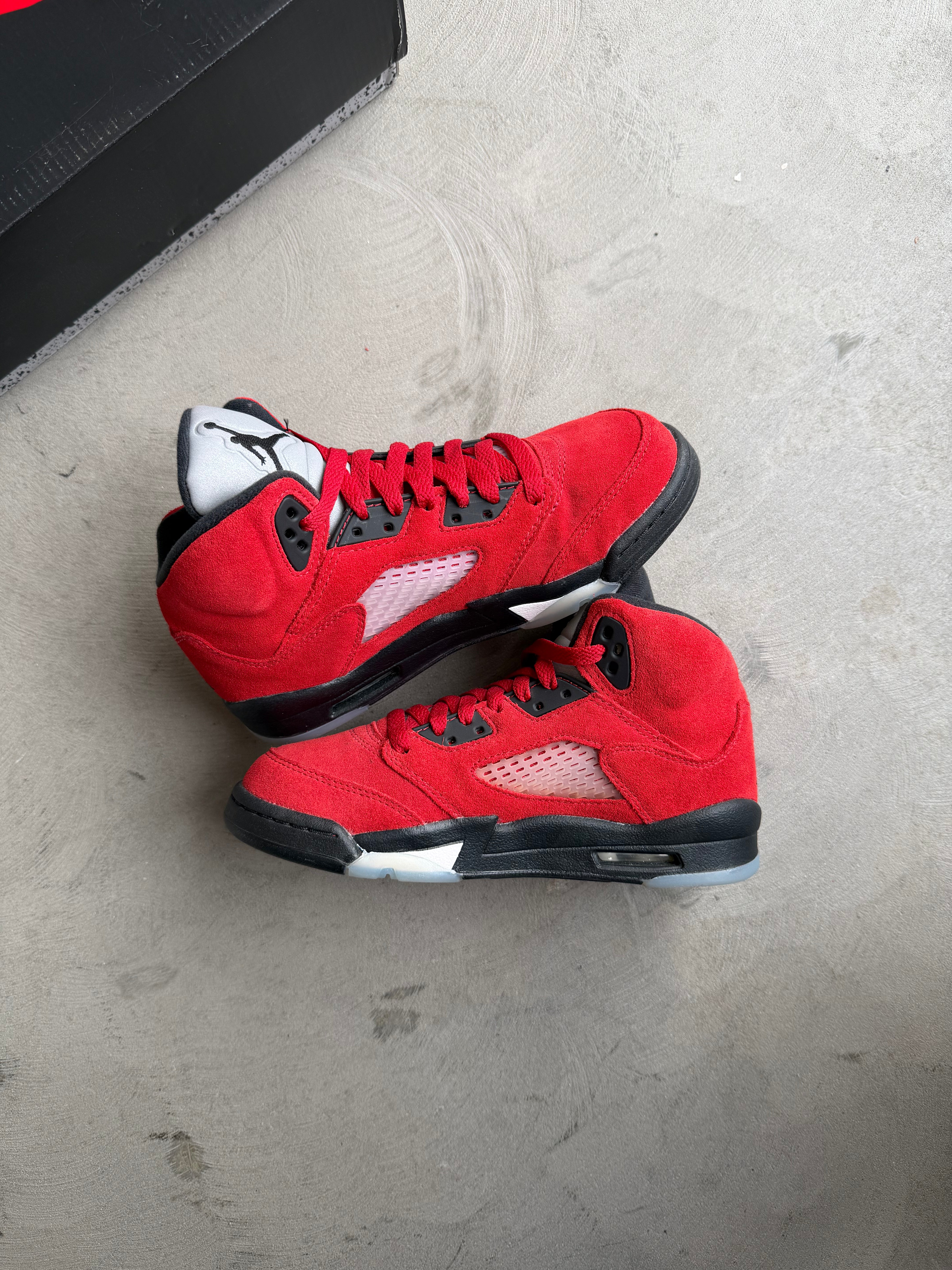 Jordan 6 Toro Sz. 4.5Y
