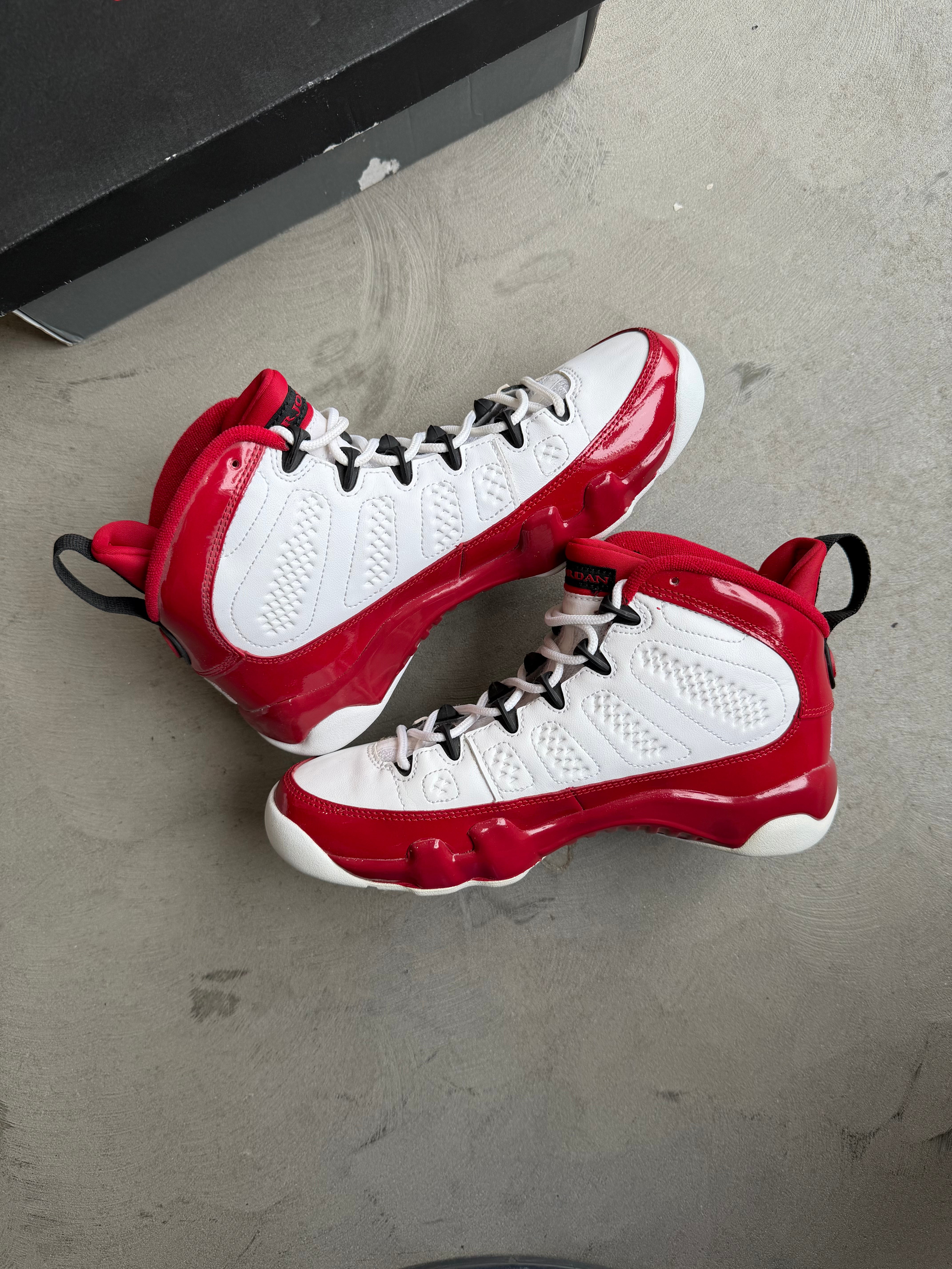 Jordan 9 Gym Red Sz. 5.5Y