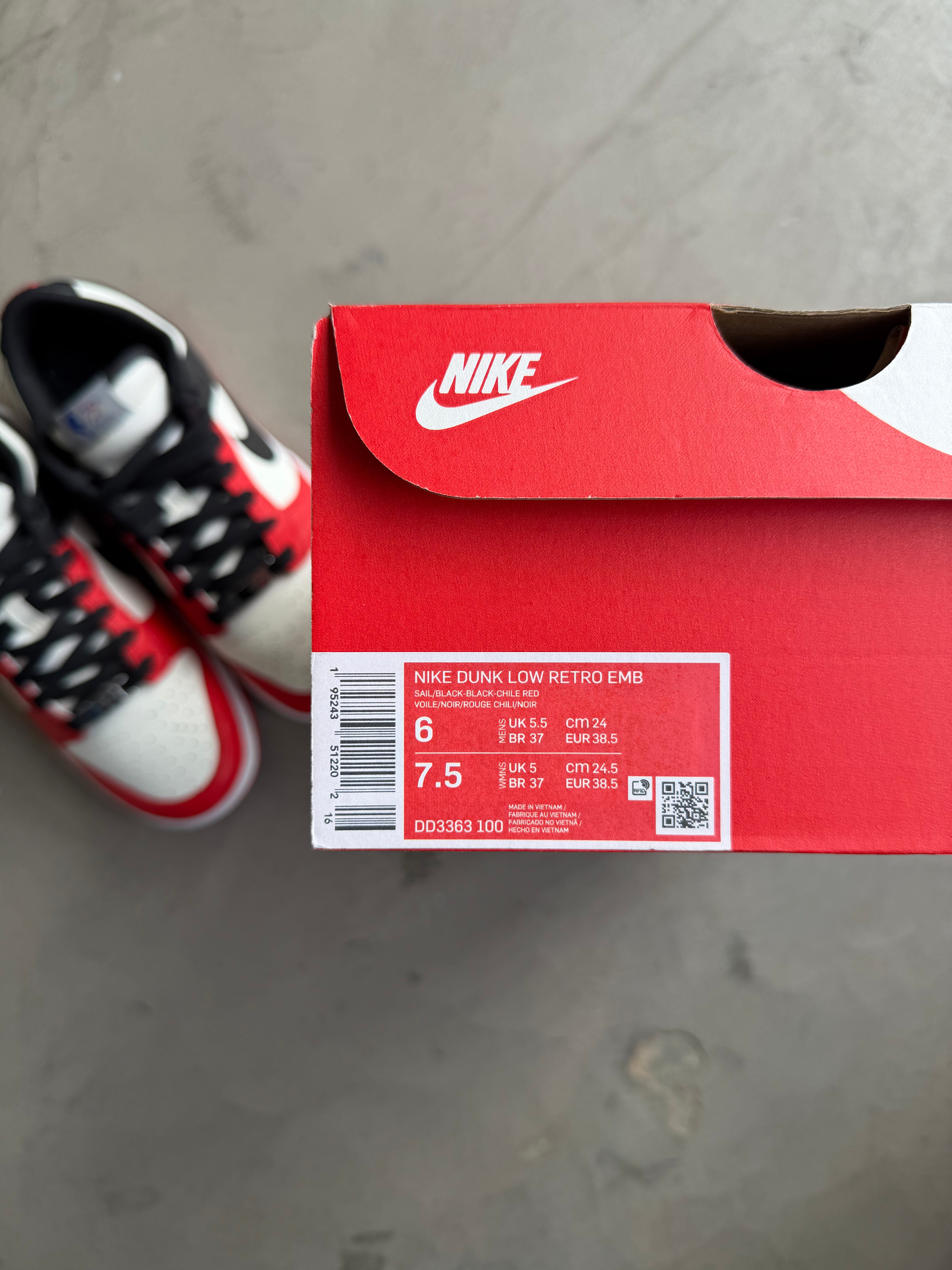 Nike Dunk Low NBA 75th Anniversary Chicago Sz. 6Y