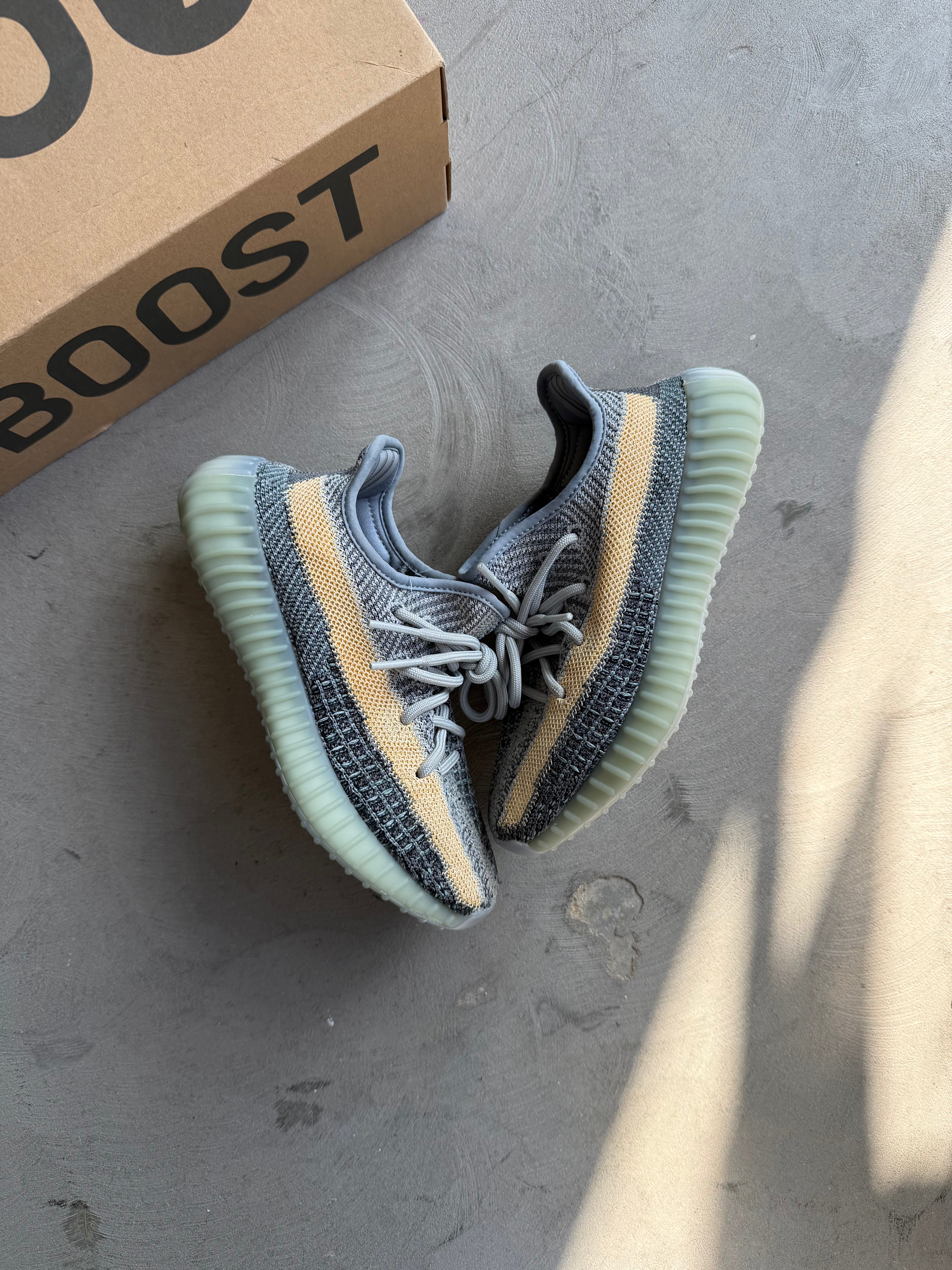 Yeezy 350 Blue Tint Sz. 4