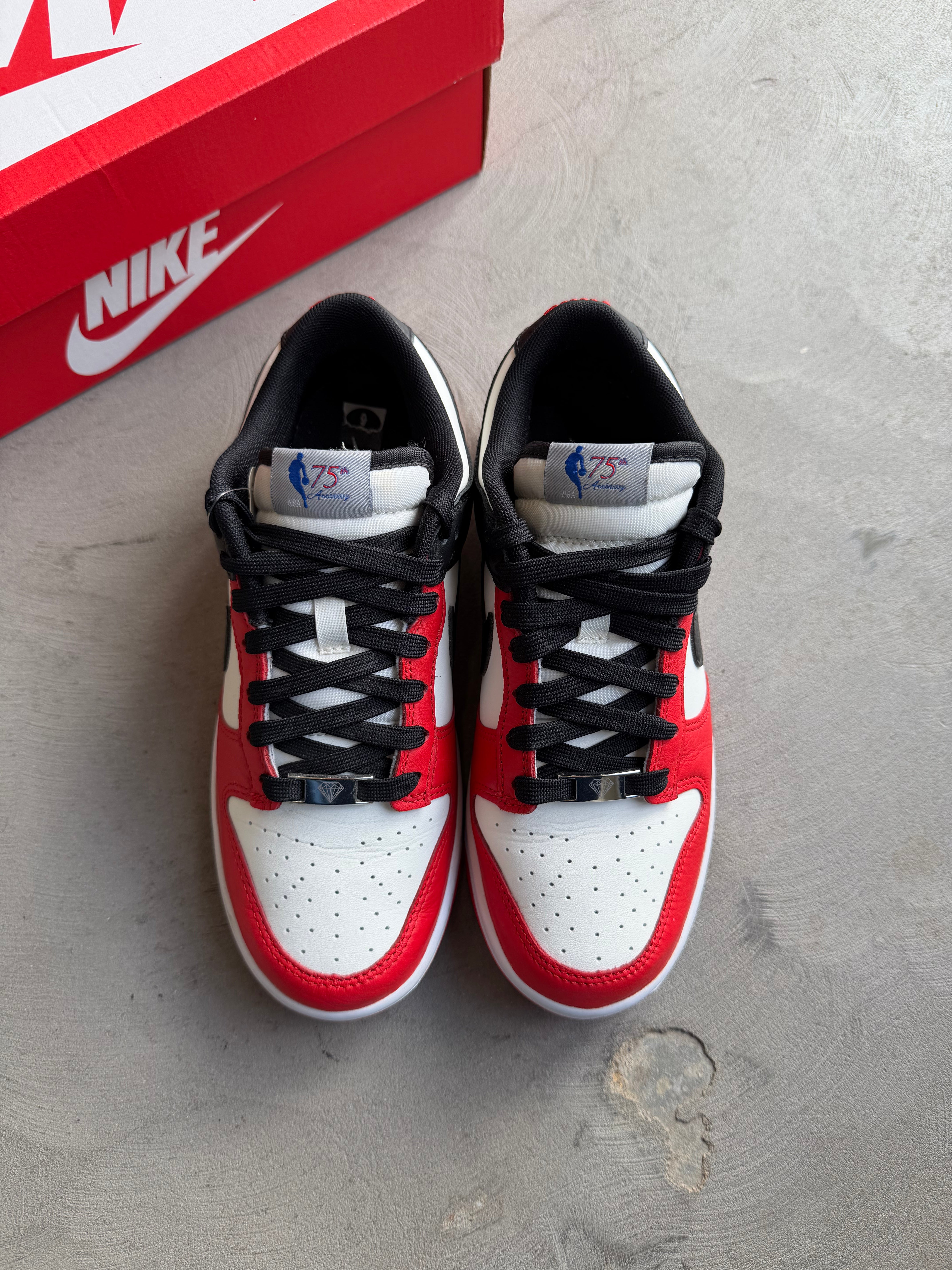 Nike Dunk Low NBA 75th Anniversary Chicago Sz. 6Y