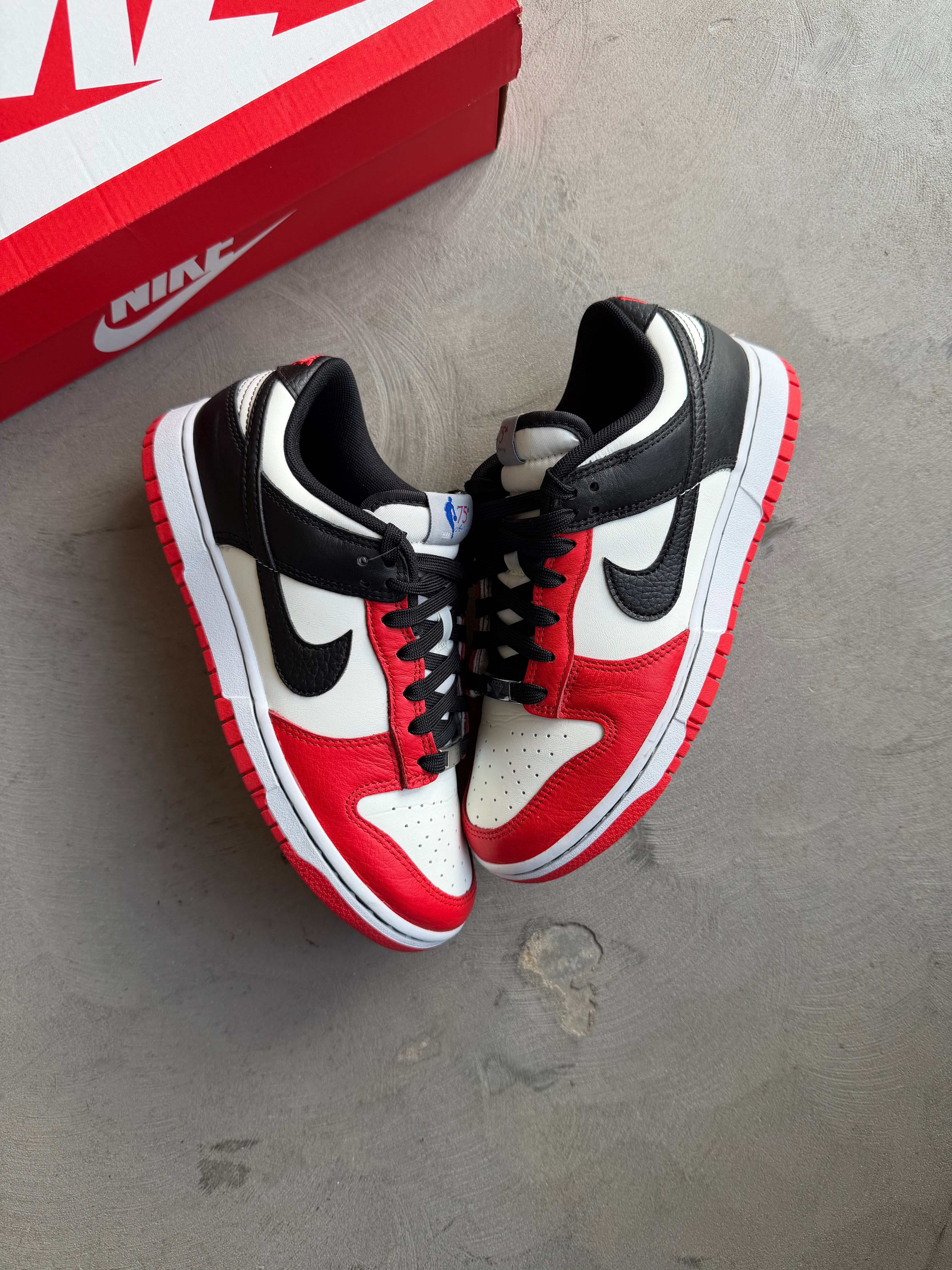 Nike Dunk Low NBA 75th Anniversary Chicago Sz. 6Y
